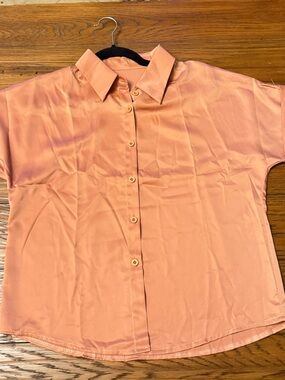 Women's Peach Button-Front Shorts